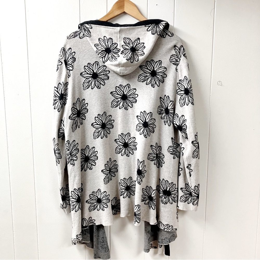 BELLDINI Womens Daisy Print Hooded Cardigan SIZE 2X Lo-Hi Hem Pockets - Picture 6 of 10